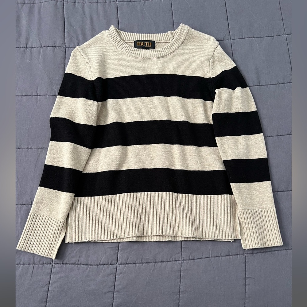 Truth Women's Black and Cream Striped Sweater